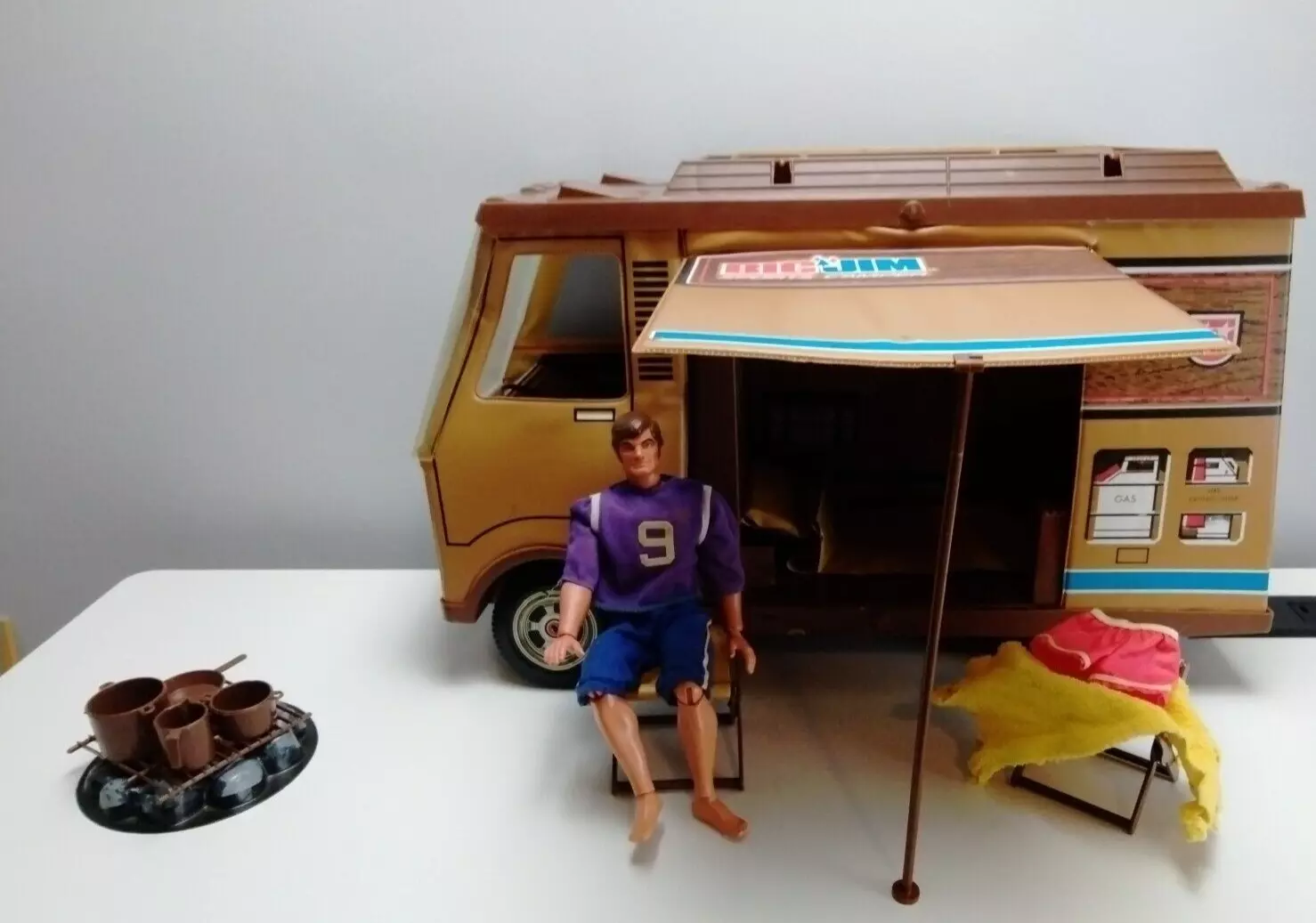 Big Jim Sport Camper Goes Off The Grid. And It Doesn't Bode Well For Joe!   WARNING GRAPHIC IMAGES MAY BE DISTURBING TO SOME.  Classic Boats | Woody  Boater
